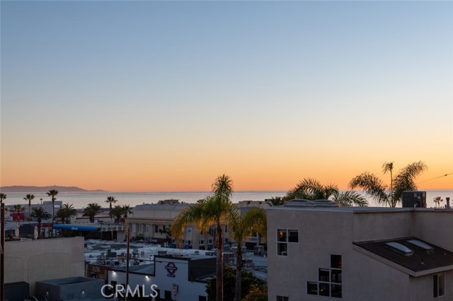 1424 Manhattan Avenue, Hermosa Beach, California 90254, 2 Bedrooms Bedrooms, ,2 BathroomsBathrooms,Residential,Sold,Manhattan,SB22026668