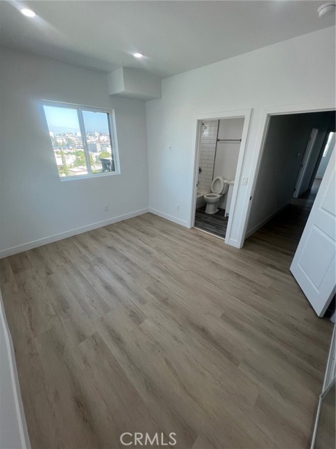 1128 Ardmore, Los Angeles CA: https://media.crmls.org/medias/b6ebc272-1054-4ff3-88a8-b7486f5df58b.jpg