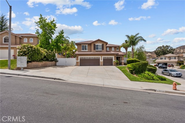 30463 Vineyard Lane, Castaic CA: https://media.crmls.org/medias/b6ec7802-4f89-47b2-a9c6-1b8464a99e32.jpg