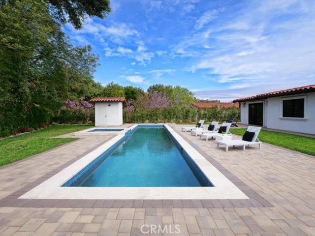 6888 Alta Vista Drive, Rancho Palos Verdes CA: https://media.crmls.org/medias/b6ec7fb8-8731-4f4b-9eb2-5bcfbdda8757.jpg