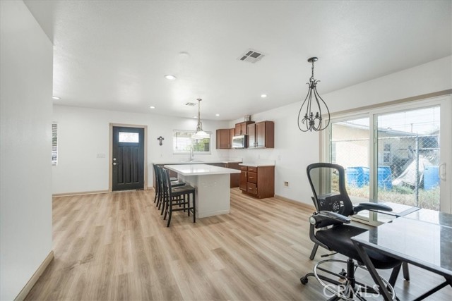 14928 Yucca Avenue, Fontana CA: https://media.crmls.org/medias/b6ecf998-5049-4364-bd8d-0994795dd63b.jpg