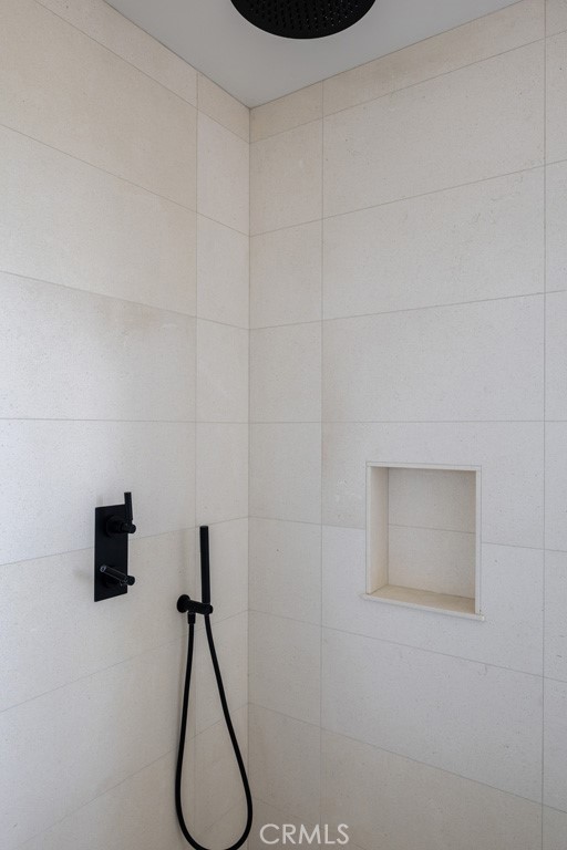 Detail Gallery Image 9 of 17 For 422 1/2 Larkspur Ave, Corona Del Mar,  CA 92625 - 2 Beds | 2/1 Baths