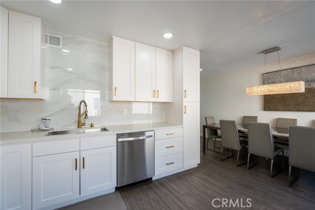 Detail Gallery Image 17 of 34 For 7757 via Rosa Maria, Burbank,  CA 91504 - 2 Beds | 3 Baths