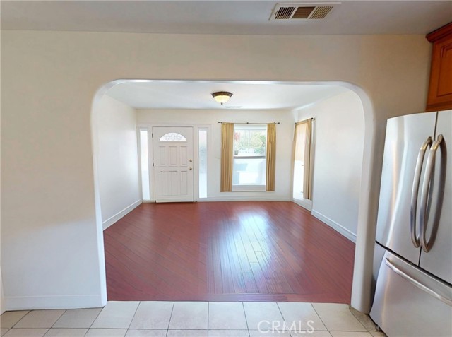 Detail Gallery Image 10 of 29 For 2372 W 29th, Los Angeles,  CA 90018 - – Beds | – Baths