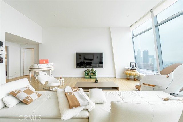 900 W Olympic Boulevard #49C, Los Angeles, CA, 90015 900 W Olympic Boulevard #49C, Los Angeles, CA, 90015