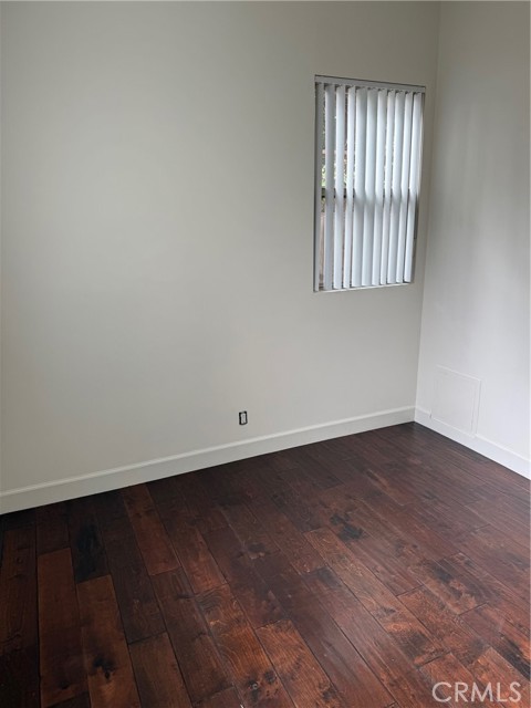 Detail Gallery Image 10 of 12 For 4220 Matilija Ave, Sherman Oaks,  CA 91423 - 3 Beds | 2 Baths