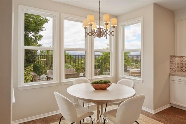 Detail Gallery Image 12 of 37 For 27086 Maple Tree Ct, Valencia,  CA 91381 - 4 Beds | 3 Baths