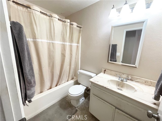 14376 Rivers Edge Road, Helendale CA: https://media.crmls.org/medias/b6ef11b9-ba1a-44c6-adf6-a94bf79904b1.jpg