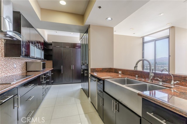 343 Pioneer Drive, Glendale CA: https://media.crmls.org/medias/b6ef71a3-9773-4649-b2b2-17a0c08e5c81.jpg