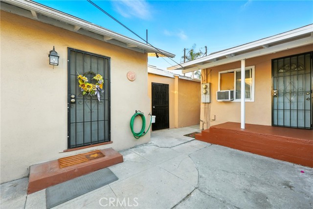 453 455 S Rowan Avenue, Los Angeles CA: https://media.crmls.org/medias/b6f02da9-1abd-4297-97dc-5f698ca654dc.jpg