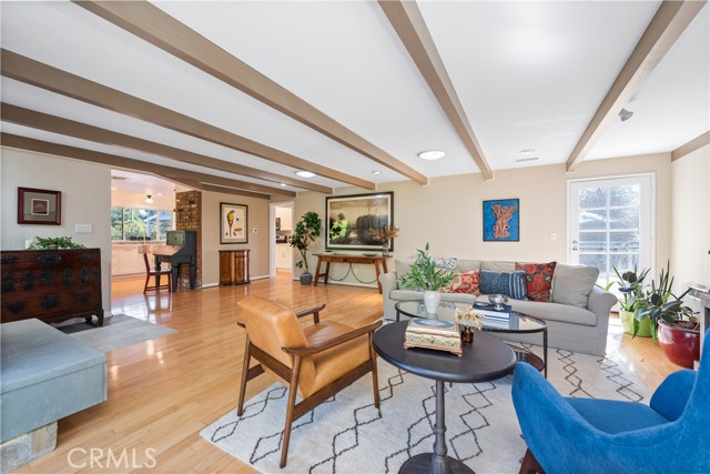 2102 Buena Vista Drive, Camarillo CA: https://media.crmls.org/medias/b6f10f32-073b-4af8-85ac-aebd325951e5.jpg