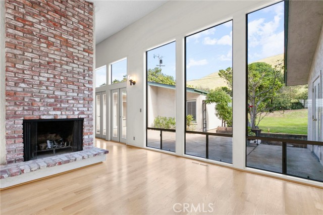 Detail Gallery Image 4 of 37 For 2060 Skylark Ln, San Luis Obispo,  CA 93401 - 3 Beds | 3 Baths