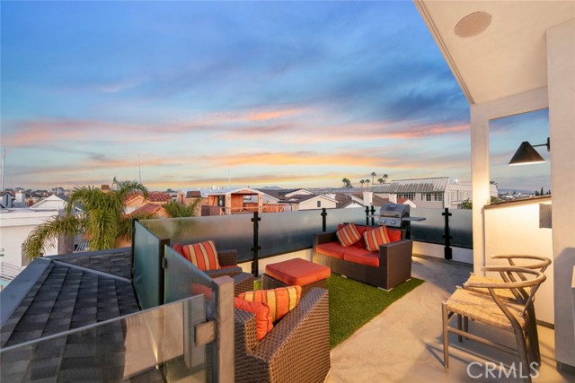 417 E Bay, Newport Beach CA: https://media.crmls.org/medias/b6f252f0-f8b0-4234-9a60-0dd8fa76527e.jpg