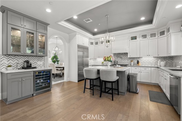 Image 18 of 47 For 6247 Ivar  