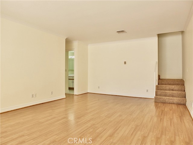 121 Sinclair Avenue, Glendale CA: https://media.crmls.org/medias/b6f2ed9e-dfa1-4d6d-8b01-dba558ef64e9.jpg