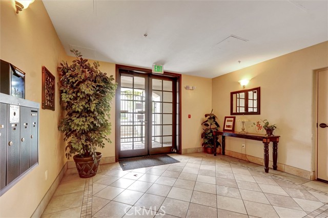 13935 Burbank, 105 photo 3