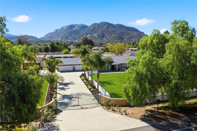 Detail Gallery Image 2 of 38 For 30195 Ynez Rd, Temecula,  CA 92592 - 4 Beds | 3 Baths