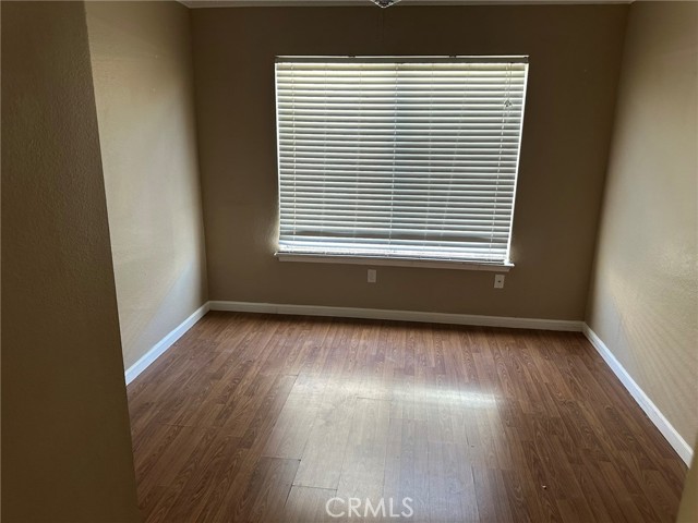 Detail Gallery Image 14 of 19 For 1715 Lake Way, Lancaster,  CA 93534 - 5 Beds | 2/1 Baths