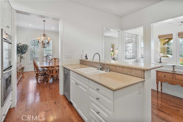 Detail Gallery Image 12 of 44 For 27976 Red Pine Ct, Valencia,  CA 91354 - 2 Beds | 3 Baths