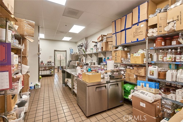 2145 Foothill Boulevard, La Verne CA: https://media.crmls.org/medias/b6f42ac8-fd68-4195-a993-8893222a8679.jpg