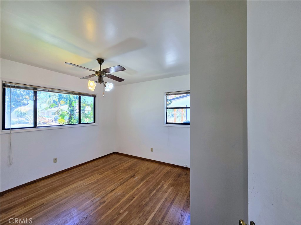 https://media.crmls.org/medias/b6f43bed-c2a4-4061-b4e5-945a03acd08b.jpg?preset=X-Large