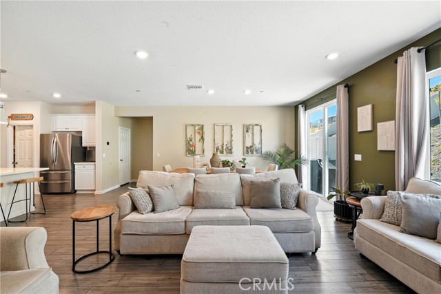 Detail Gallery Image 11 of 32 For 41018 Chambord Dr, Lake Elsinore,  CA 92532 - 4 Beds | 2 Baths