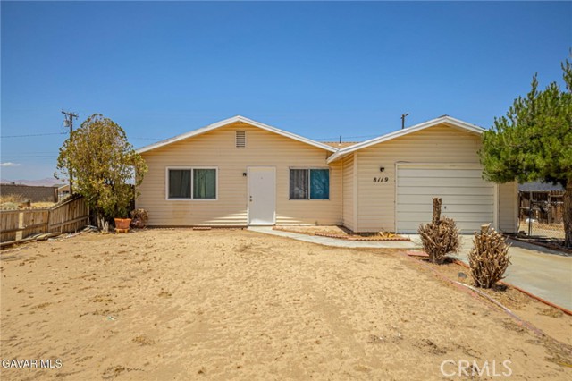 8119 Walpole Avenue, California City CA: https://media.crmls.org/medias/b6f52fef-d9c8-476e-ba54-50d18dfe96d5.jpg