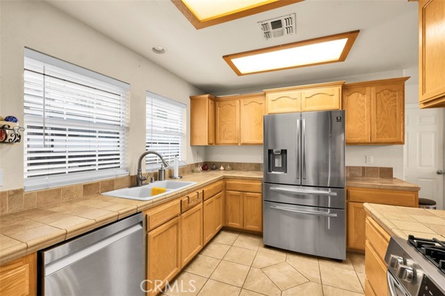 Detail Gallery Image 9 of 34 For 57158 Selecta, Yucca Valley,  CA 92284 - 4 Beds | 3 Baths