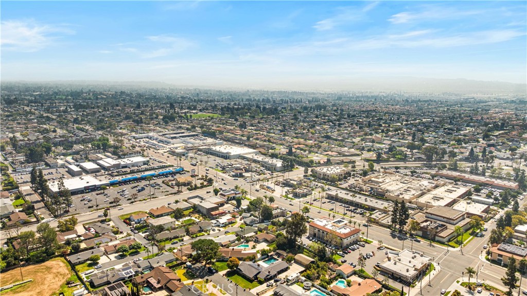 https://media.crmls.org/medias/b6f6bc6e-e2d2-42ca-a906-60e2afecb135.jpg?preset=X-Large