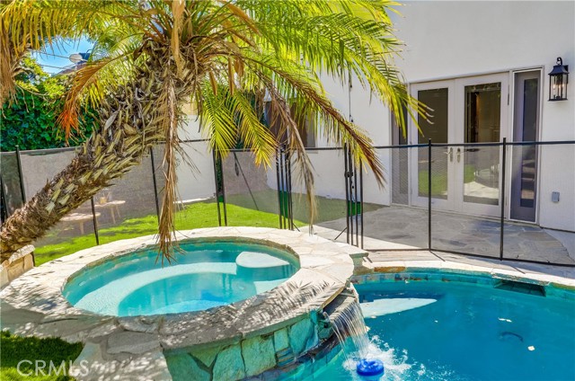 5528 Voletta Place, Valley Village CA: https://media.crmls.org/medias/b6f7172e-d85f-4fd9-aaf4-0628f1f06039.jpg