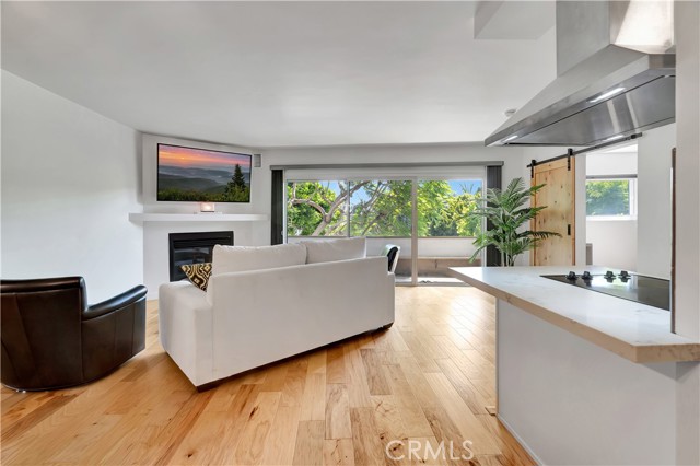 8710 Delgany Avenue, Playa del Rey CA: https://media.crmls.org/medias/b6f77788-c1e8-4073-bdd5-0b30bea9a21c.jpg