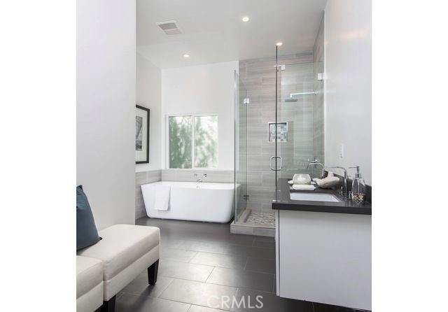 15672 Castlewoods Drive, Sherman Oaks CA: https://media.crmls.org/medias/b6f7b4eb-9943-4e03-a0f7-03d8b2dfebfe.jpg
