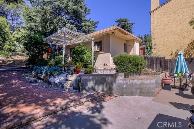 3953 Santa Carlotta, La Crescenta CA: https://media.crmls.org/medias/b6f7cc04-1e97-4433-a9d2-c79bcdb6400b.jpg