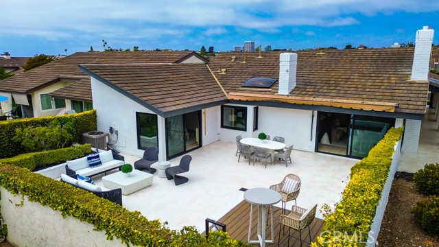 Detail Gallery Image 10 of 41 For 10 White Water Dr, Corona Del Mar,  CA 92625 - 2 Beds | 2 Baths