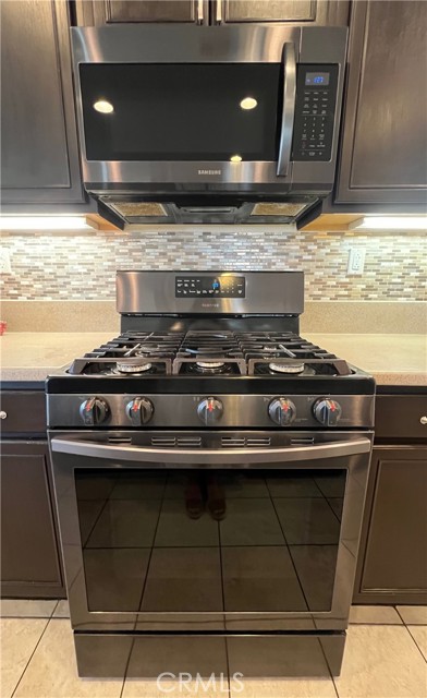 Detail Gallery Image 8 of 34 For 1433 Fallbrook, Beaumont,  CA 92223 - 3 Beds | 2 Baths