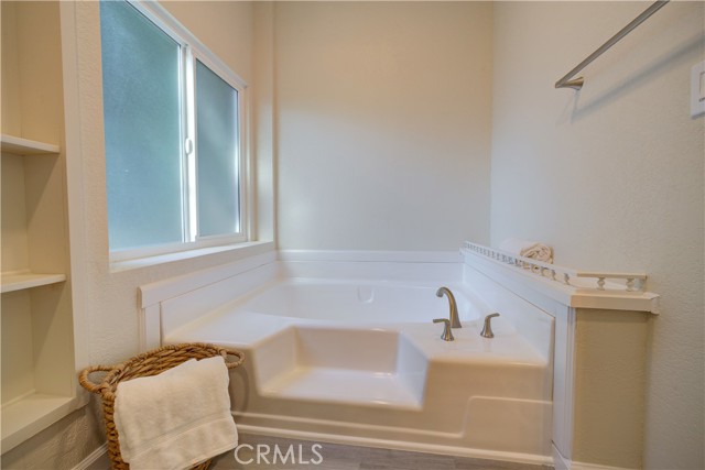 37 Via Santa Barbara, Paso Robles CA: https://media.crmls.org/medias/b6f93626-1db6-4d8b-8878-c93f6320269a.jpg