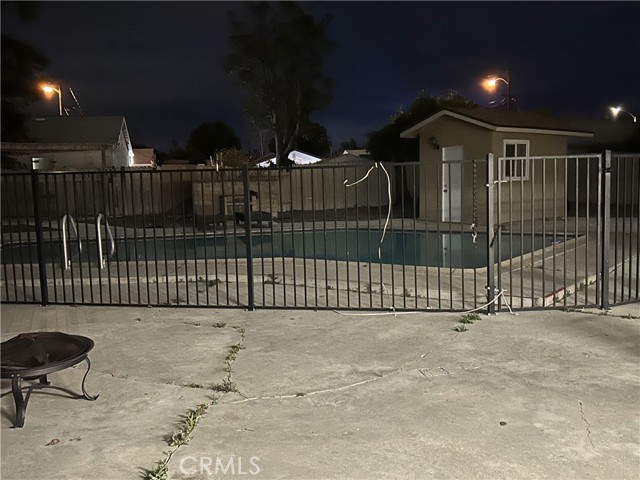 8680 Indiana Avenue, Riverside CA: https://media.crmls.org/medias/b6f93940-d2c6-46e3-9291-d7469d59c9b7.jpg