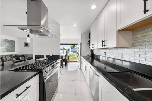 8804 Terrarama Avenue, Spring Valley CA: https://media.crmls.org/medias/b6f93bec-c1b0-4595-b3d9-e4f3f93f75bd.jpg