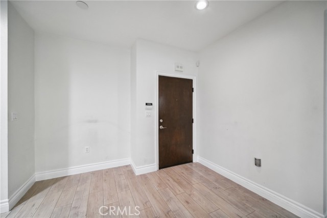 Detail Gallery Image 12 of 30 For 13951 Sherman Way #204,  Van Nuys,  CA 91405 - 2 Beds | 2 Baths