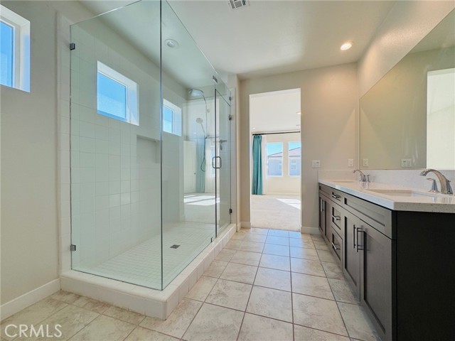 Detail Gallery Image 11 of 11 For 200 Holliston, Lake Forest,  CA 92630 - 4 Beds | 4 Baths