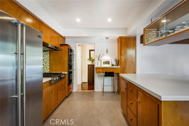 Detail Gallery Image 22 of 54 For 2820 E Chevy Chase Dr, Glendale,  CA 91206 - 2 Beds | 2 Baths