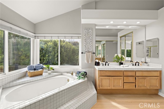Detail Gallery Image 17 of 32 For 27041 Ironwood Drive, Laguna Hills,  CA 92653 - 5 Beds | 3 Baths