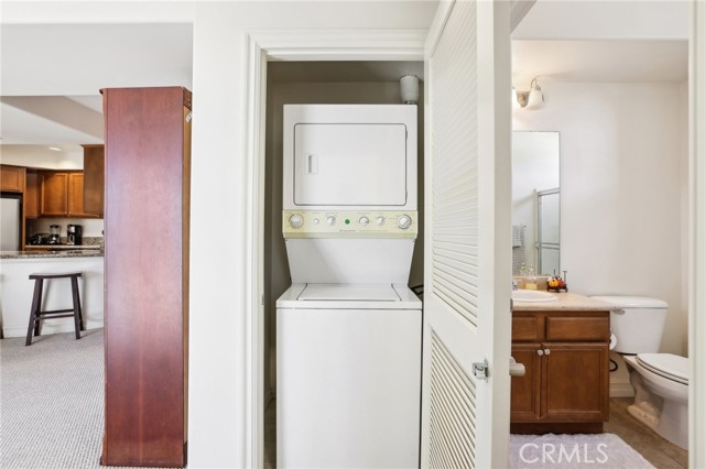 Detail Gallery Image 21 of 41 For 14343 Burbank Bld #301,  Sherman Oaks,  CA 91401 - 3 Beds | 2 Baths