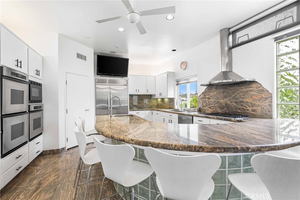 MLS #OC25238572 image #14