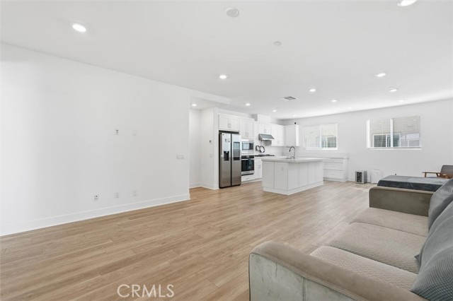 Detail Gallery Image 3 of 39 For 2750 W 182nd #129,  Torrance,  CA 90504 - 3 Beds | 3 Baths