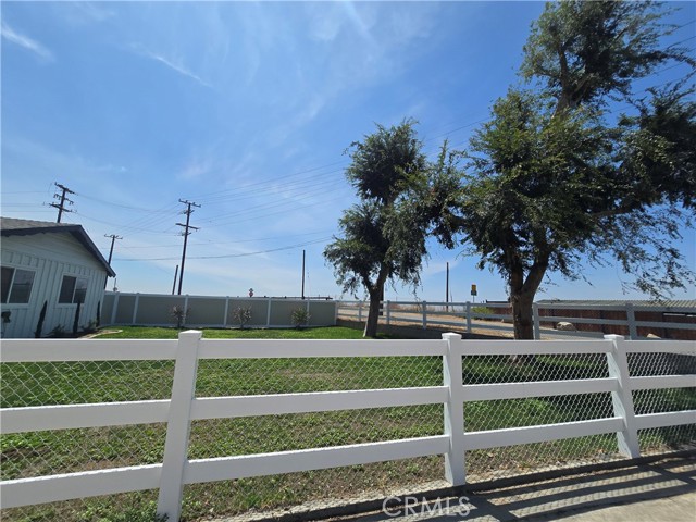 876 River Drive, Norco CA: https://media.crmls.org/medias/b6fc857e-9c11-4fb5-b0a8-f4785178b3aa.jpg