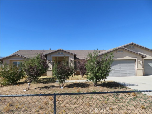 9322 Hollywood Court, Phelan CA: https://media.crmls.org/medias/b6fc88e1-d01d-4468-a458-23d0c475cb53.jpg
