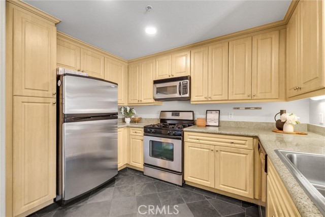 Detail Gallery Image 9 of 29 For 3300 Watermarke, Irvine,  CA 92612 - 2 Beds | 2 Baths