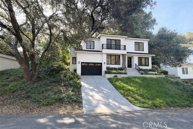 Detail Gallery Image 2 of 7 For 2430 Drury Ln, Glendale,  CA 91206 - – Beds | – Baths