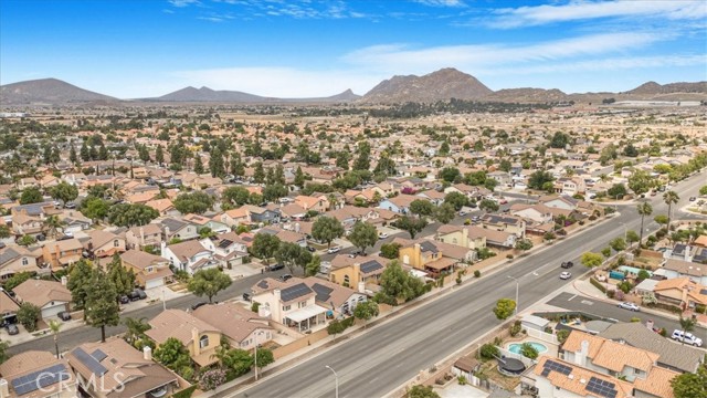 507 Coudures Way, Perris CA: https://media.crmls.org/medias/b6fee926-fb23-4981-8288-17ec310e2a64.jpg